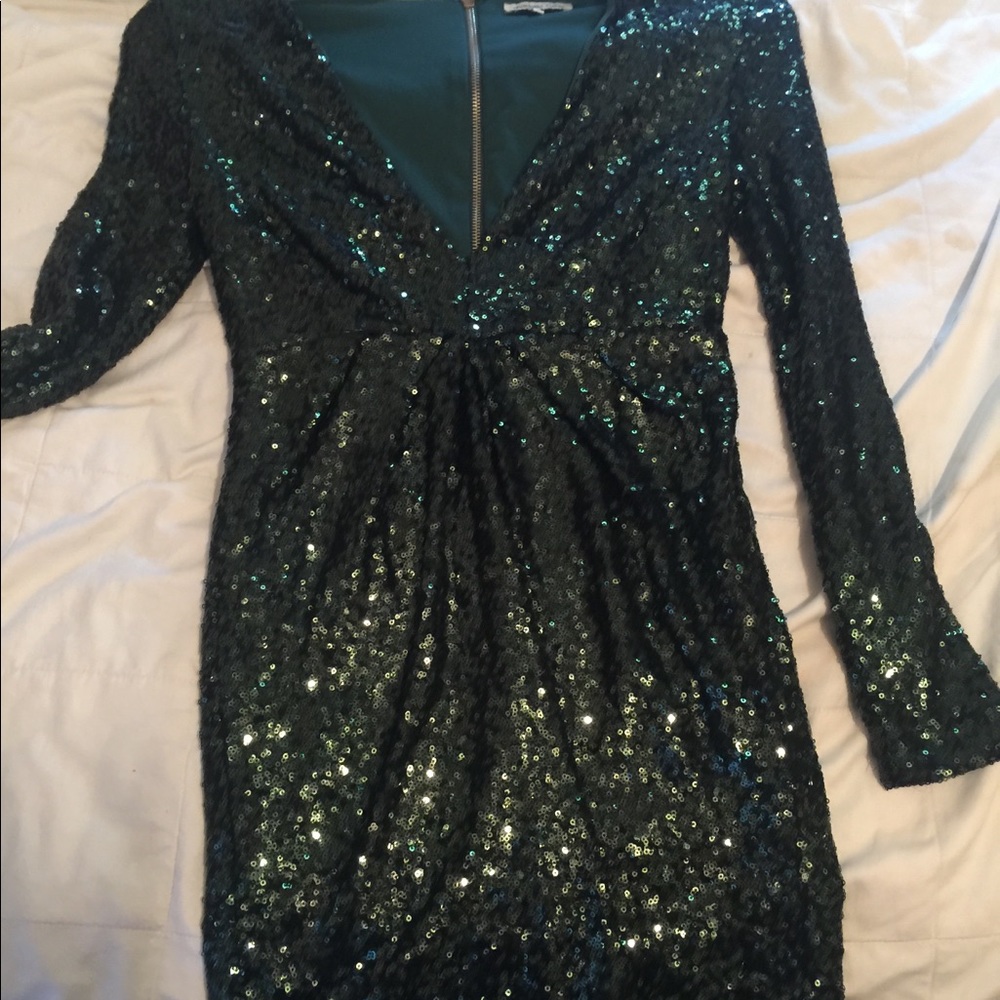 Green sequins dress